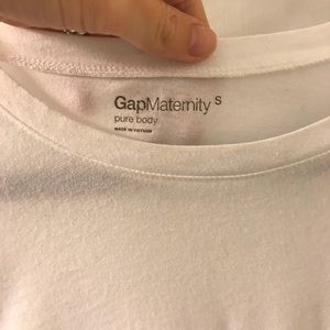 Gap pure body maternity top